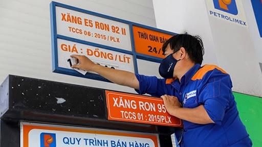 Giá xăng ngày mai (25/9) có thể tăng gần 500 đồng/lít!